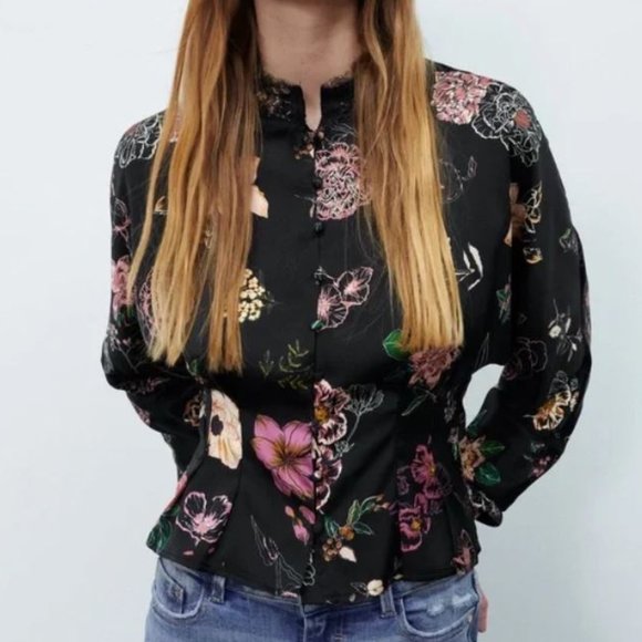 NWT FLORAL PRINT BLACK SATIN EFFECT BLOUSE. - Picture 2 of 11